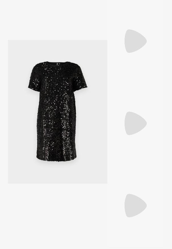 Must mustrilineeritud kleit lühikeste varrukatega, ümarate kaelustega ja lahtise lõikega. Kaetud läikivate, tekstuursete mustrilineeringutega, mis annavad särava väljanägemise.; Mustad musta kandaga sandaalid, millel on mitmed risti minevad rihmad. Sile materjal, terav nina ja kitsas konts. Reguleeritav pahkluuri rihm klambriga.; Väike kreemjas käekott tekstureeritud viimistlusega, pikendatav rihm, ketiläbimõõt ja klapiga sulgemine. Kuldsed metalldetailid.; Hõbedased rõngaskõrvarõngad keerutatud disainiga, millel on poleeritud viimistlus ja posti-tagune sulgemine. Diameeter umbes 3 cm.