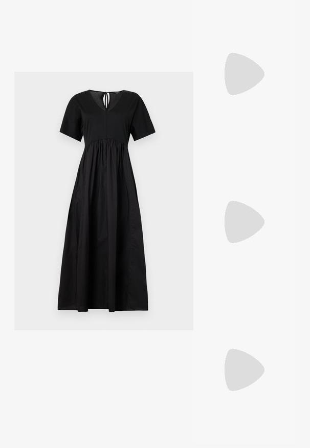 Musta puuvillainen maksimekko, jossa on V-pääntie, lyhyet hihat ja rypytetty vyötärö. Mekossa on solmittava kiinnitys takana ja sileä pinta.; Musta nahkainen ballerina, jossa on pyöristetty kärki, sileä pinta, minimaalinen ommelkoristelu ja joustava pohjamuotoilu.; Mustan nahka-buckettikassi, jossa on teksturoitu pinta, kultaiset metalliosat ja avoin yläosa. Ominaisuuksiin kuuluu lyhyt kahva ja säädettävä olkahihna.; Kultaketjut korvakorut, joissa on kierretystä muotoilusta valmistettu solmu. Jokaisessa korvassa on pyöreä, kirkas tausta varman käyttömukavuuden takaamiseksi.