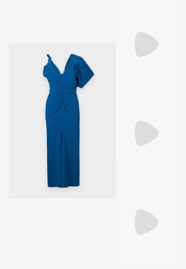 Mėlyna prigludusi suknelė su giliu V formos iškirpimu, viena petneša ir susiraukšlėtu dekoru priekyje. Lygus audinys, sukuriantis elegantišką siluetą.; Juodos odinės aukštakulnės bateliai su smailiu nosiu, žemu kulnu ir lygiu paviršiumi. Priekyje yra nedidelis atvirumas, o gale minimalus apdaila.; Juodas odinis delninukas su auksine grandine, turintis lygų paviršių, stačiakampį išmatavimą ir įspaustą prekės ženklą priekyje.; Lauren Ralph Lauren BASIC SMALL HOOP - Auskarai - gold-coloured