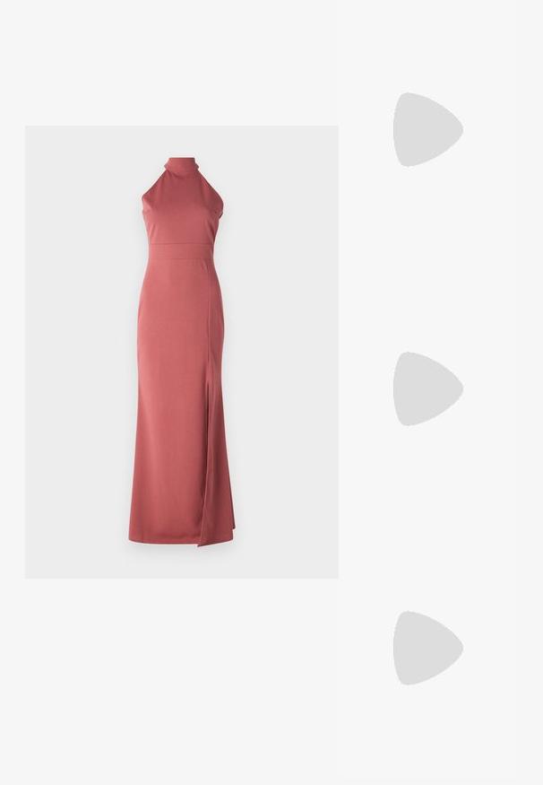 Maxi šaty v barvě zašlé růže, s halter výstřihem, úzkým střihem, vyrobené z hladké látky s vysokým rozparkem na levé straně pro zvýraznění designu.; ALDO CRERIDE PILLOW WALK - Páskové sandály  - beige; Malá krémová kabelka s texturovaným povrchem, dlouhým nastavitelným popruhem, řetízkovým akcentem a klopou. Ozdobné detaily zlaté barvy.; Zlaté kruhové náušnice s hladkým, lesklým povrchem. Kruhový design s malým kolíčkem a průhledným záznamem pro bezpečné nošení.