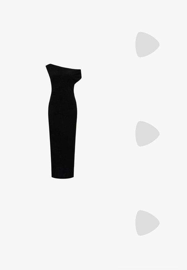 Rochie neagră asimetrică, cu un umăr descoperit. Siluetă slim, dintr-un material texturat și cu un finisaj neted. Design până la genunchi.; Sandale cu toc din piele patent neagră, cu vârful ascuțit și un toc mic bloc, având un accent cu cataramă argintie pe curea.; Genți negre cu o formă structurată, textură netedă și un închizător metalic. Asortată cu pantaloni negri largi și sandale cu vârf deschis pe un podea din lemn.; Cercei aurii cu forme texturate și ondulate. Include studs sculpturale cu clip și un design de cerc deschis cu un finisaj cioplit.