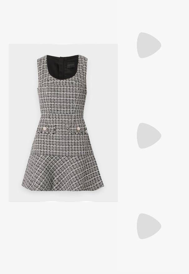 Hihaton mekko mustavalkoisesta tweedistä, jossa on tiukka vartalo-osa, levenevä hame ja kaksi etutaskua, joita koristavat pyöreät koristeet.; Mustat korkokengät sandaalit, joissa on ohuet hihnat solmittuna, sileä neliön muotoinen varvasosa ja tyylikäs stiletto-korko.; Vaalea harmaa metallinen käsilaukku, jossa on ketjusanka. Laukku on koristeltu pienillä pyöreillä metallikoruilla ja kolmion muotoisella brändilogolla.; Hopehopeet hopehopeet hopehopeet hopehopeet, jolla on sileä, kiiltävä pinta. Pyöreä muoto, kevyt rakenne, jossa on neulakiinnitys.