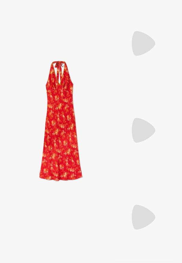 Vestido de verão vermelho com flores, com um design de decote halter, apresentando um corpete ajustado e uma saia fluida, feito de um tecido leve com uma textura suave.; Chinelo branco com sola texturada, apresentando tiras finas e um design plano. Feito de borracha com um logótipo subtil na palmilha.; Óculos de sol pretos oversized com lentes ovais, armação de plástico suave e detalhes em dourado nas hastes. As lentes escuras oferecem proteção solar.; Colar de corrente dourada com gemas alternadas em verde claro, rosa e transparente. Cada gema está montada em um acabamento de bezel circular.