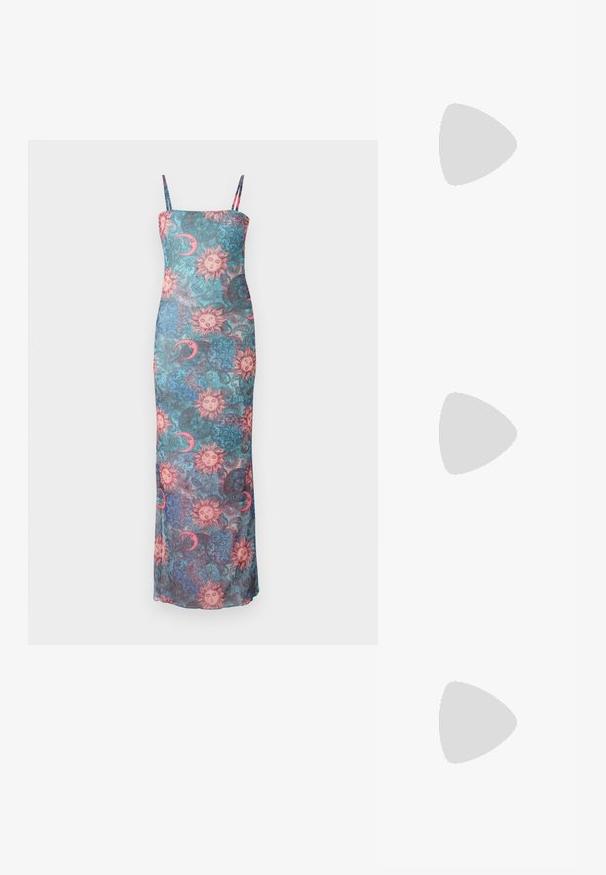 Maksikleidi õhukeste rihmadega, millel on värvikas päikese ja kuu muster sinisel taustal. Valmistatud kergest, tekstuurilisest kangast.; Mustmust värvitud nahast slingback kõrge kontsaga kingad, millel on terav varvas, ristkülikukujuline plokk konts ja kullatooniga detailid.; Valge nahast käekott, millel on kõver kuju, reguleeritav rihm ja väike nööbiga detail. Mudel kannab sobivat musta kostüümi.; Kuldtoonis sõrmus, millel on orgaaniline, keerdunud disain sileda tekstuuri ja kitsenevate otstega, luues kaasaegse skulptuurilise välimuse.