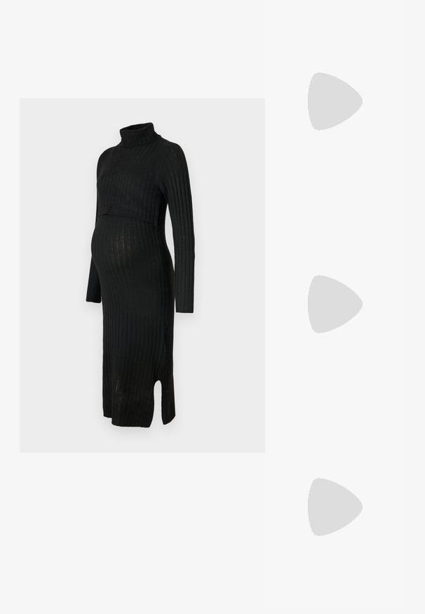 Abito midi nero a coste con maniche lunghe e colletto a imbuto. Presenta uno spacco laterale e un design aderente per adattarsi a una pancia in crescita.; Sandali neri con tacco alto presentano sottili cinturini con design annodato, una punta quadrata liscia e un elegante tacco a spillo.; Borsa a mano metallica grigia chiara con tracolla a catena, impreziosita da piccoli chiodi metallici circolari e da un logo triangolare del marchio.; Orecchini a cerchio in argento con una finitura liscia e lucente. Forma arrotondata, design leggero, con chiusura a perno.