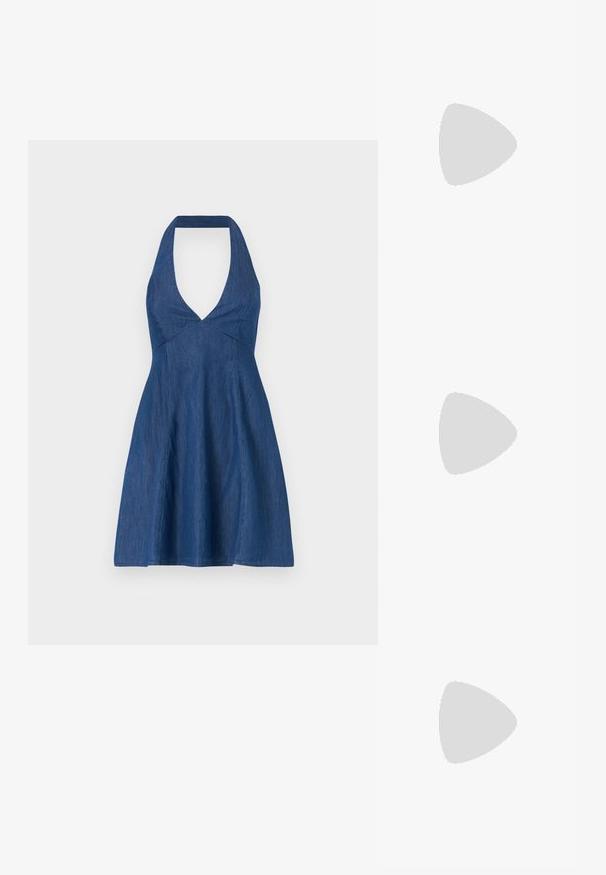 Hollister Co. Kasdienė suknelė - light blue denim; Even&Odd by Zalando Klasikiniai aukštakulniai - gold mirror; Even&Odd by Zalando HEART - Rankinė per petį - silver-coloured; Pilgrim EARRINGS ZION - Auskarai - gold-coloured