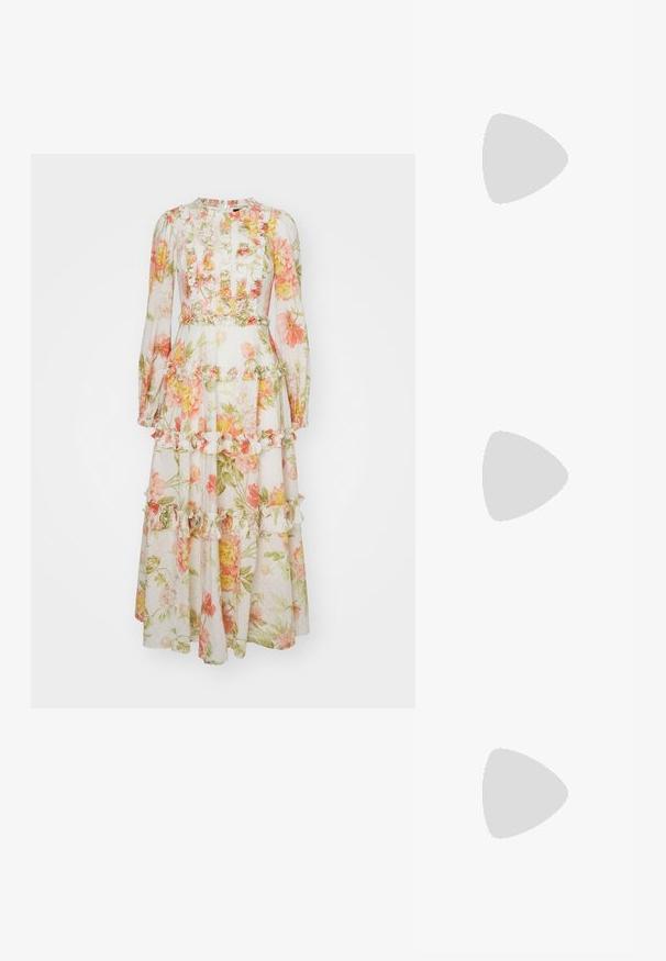 Abito maxi in tessuto leggero e trasparente, con stampa floreale nei toni del rosa e del verde, rifinito con volant e maniche lunghe. Scende fino alla caviglia.; Sandalo slingback in pelle beige con cinturini incrociati, tacco basso e dettagli neri. Texture liscia e design minimalista.; Borsa a tracolla nera in pelle con una forma curva, manico rimovibile e accessori dorati. La borsa presenta una patta con un dettaglio a fibbia.; Orecchini a cerchio in tono oro con una finitura liscia e lucida. Presentano una forma a mezza luna e una chiusura a perno sicura.