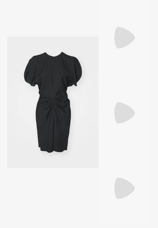 Victoria Beckham GATHERED WAIST MINI DRESS - Cocktailkjole / festkjole - black; Victoria Beckham KITTEN HEEL - Sandaler - black; Victoria Beckham Solbriller - black; Victoria Beckham DIA HOBO BAG - Shopping bags - black