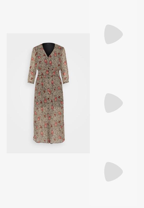IKKS DRESS - Blusenkleid - ecru; Weiße Slingback-Absätze mit spitzer Zehenpartie, glattem Obermaterial, niedrigem Blockabsatz und seitlichem Ausschnitt-Design mit verstellbarem Schnallenriemen.; Runde Sonnenbrillen mit dunklen Gläsern und goldenen Rahmen. Das Modell trägt eine hellblaue, gerippte Strickjacke mit Knöpfen und weißen Kontrastärmeln.; Michael Kors Clutch in beige beschichtetem Canvas mit einem wiederholten MK-Logo-Muster, goldfarbener hardware und einem abnehmbaren Kettenriemen.