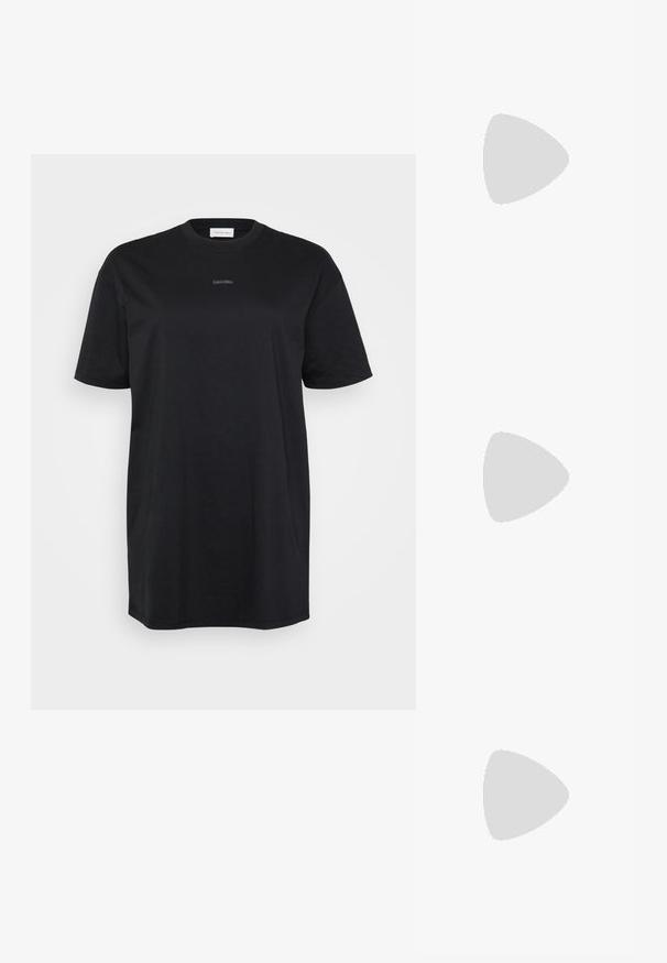 Čierne bavlnené tričko s krátkymi rukávmi, okrúhlym výstrihom a malým logom na prednej strane. Voľný strih s hladkým povrchom.; Čierne slingback topánky s ostrou špičkou a nízkym opätkom, vyrobené z hladkej kože a s výrezmi na boku pre lepšiu priedušnosť.; Čierne hexagonálne slnečné okuliare s gradientovými šošovkami, majú lesklý povrch a diskrétne logo na stranici. Vyrobené z odolného plastu.; Strieborné kruhové náušnice s hladkým, zakriveným dizajnom. Majú lesklý kovový povrch a zapínanie na kolík. Žiadne viditeľné vzory ani akcenty.