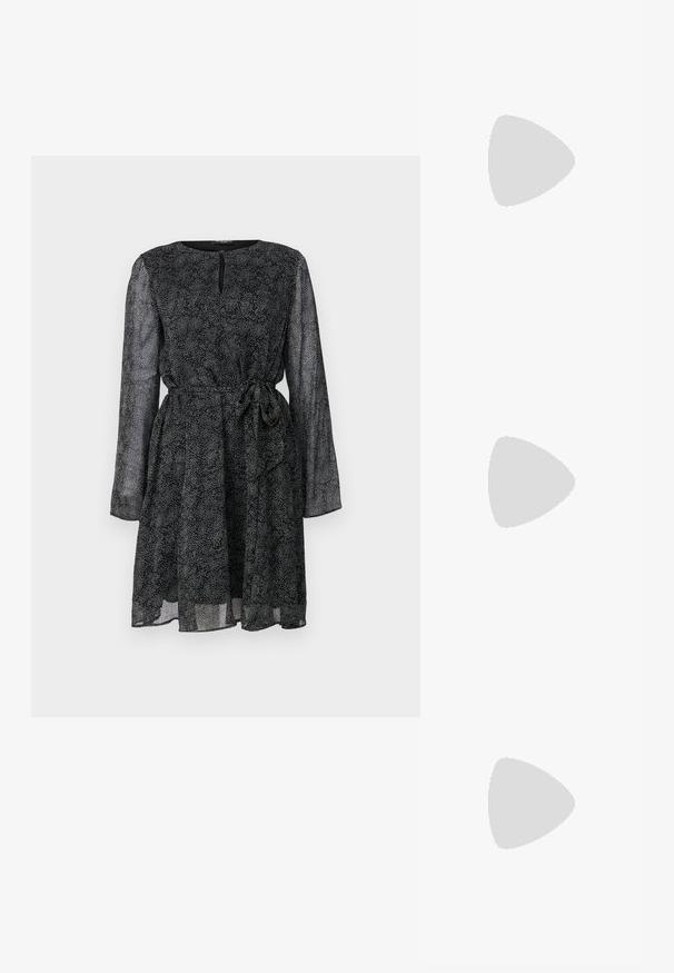 Černé šaty s dlouhými průhlednými rukávy, kulatým výstřihem a stahovacím pasem. Mají texturovaný vzor malých bílých teček po celém povrchu.; Černé high-heeled sandály mají tenké pásky s uzlovým designem, hladký čtvercový špičku a elegantní jehlový podpatek.; Černé sluneční brýle s ostrým designem ve stylu kočičích očí. Stříbrné zrcadlové čočky. Štíhlé, lehké plastové rámy s jemným brandingem na spáncích.; Stříbrné kovové náušnice s hladkým tvarem slzy a lesklým povrchem. Jemné rytiny přidávají detail. Minimalistický design.