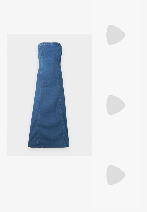 Vestido de ganga sem alças em azul médio com uma silhueta direita, apresentando costuras visíveis e uma textura suave.; Camiseta de algodão branca com um grande gráfico de lagosta vermelha brilhante na frente. Mangas curtas e design de gola redonda padrão.; Sapatilha alta de tela branca com sola de borracha preta, bico de borracha na frente e seis ilhós para os atacadores, apresentando um design limpo e minimalista.; Bolsa de mão em couro vermelho com um design angular e geométrico. Apresenta uma única alça ajustável e um fecho com aba, com detalhes cosidos.