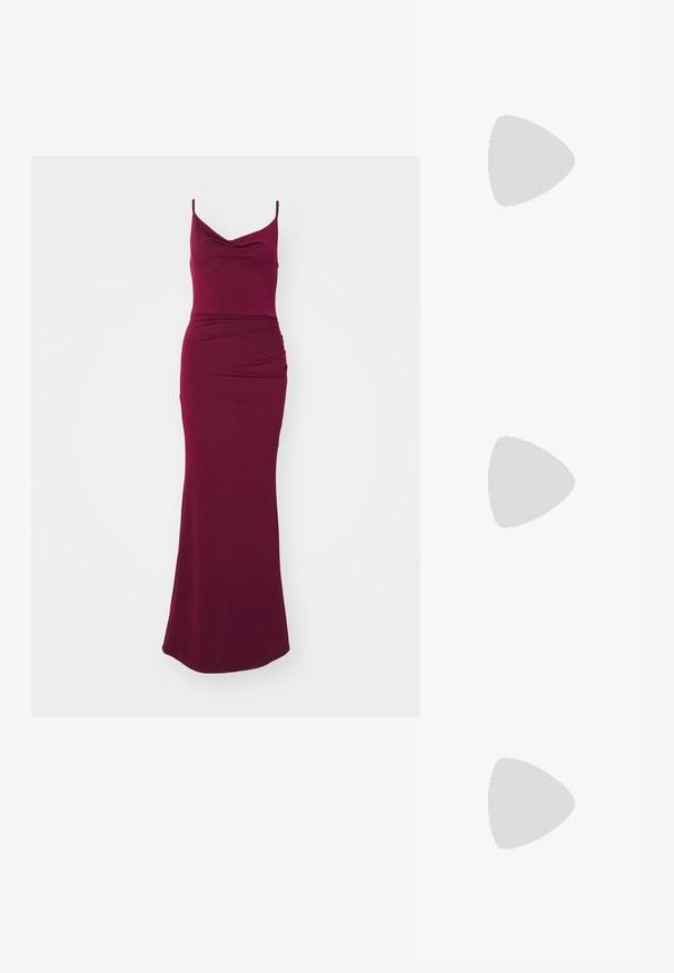 Burgundska maxi obleka s cowl izrezom, tankimi naramnicami, prilegajočim bodijem in drapiranjem na boku za usklajen silhuet.; Črne lakirane slingback pete s koničastim nosom in geometrijsko blokasto peto. Imajo eleganten, minimalističen dizajn in gladko teksturo.; Črna usnjena torbica s ukrivljeno obliko, z odstranljivo naramnico in zlatimi dodatki. Torbica ima pokrov s podrobnostmi v obliki zaponke.; Zlati prstan s organskim, zvitim dizajnom, gladko površino in taperiranimi konci, ki ustvarja modernega, skulpturalnega videza.