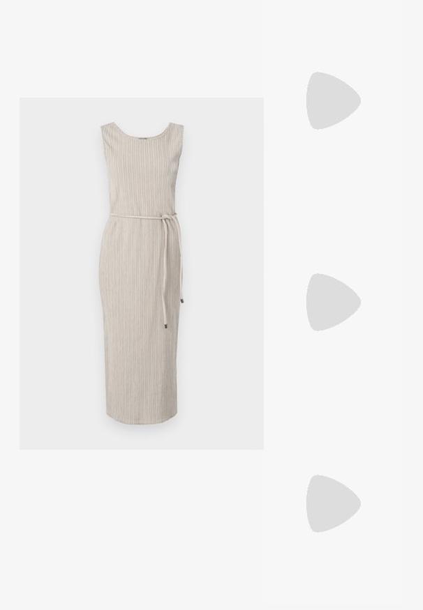 Rochie bej, fără mâneci, cu decolteu rotund, dungi texturate verticale și o curea asortată la talie. Lungime până la jumătatea gambei.; Tricou alb cu mânecă scurtă, realizat din bumbac, cu un guler rotund și o croială lejeră, boxy, având detalii minime de cusătură.; Pantofii slingback din piele neagră cu vârf ascuțit, dotati cu două curele ajustabile și un toc metalic. Textură netedă și design minimalist.; Geantă din piele patent neagră, cu o formă rectangulară, mânere din lanț și un accent distinctiv din metal în centru. Textură netedă.