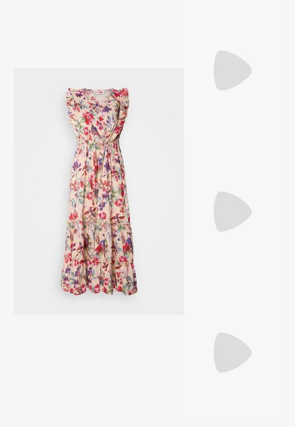 Rochie maxi florală cu un fundal bej deschis, mâneci volănate, decolteu adânc în V, talie elastică și fustă în straturi cu flori vibrante roșii și mov.; Balerini slingback din patent burgundy, cu vârf ascuțit, decupaj transparent și talpă plată neagră. Textură netedă, design minimalist.; Geantă hobo din piele neagră, cu un singur mânere moale și rotunjit; are o textură fină și un design minimalist. Fără accesorii sau detalii vizibile.; Cercei din aur în formă de cerc, cu o textură neregulată. Prezintă un sistem de închidere fără cusături și un finisaj lucios, evidențiind un design modern.