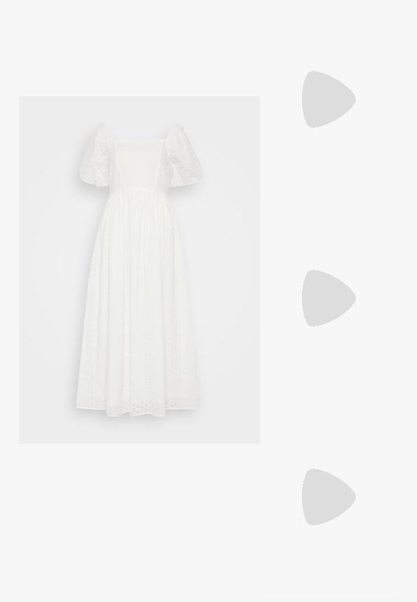 Abito lungo bianco in cotone con scollatura quadrata, maniche corte a sbuffo e delicati motivi a occhiello su tutta la stoffa.; Bershka Sandali con tacco - black; Occhiali da vista in metallo dorato con lenti ovali, bracci sottili e nasalini trasparenti. Presentano sottili dettagli sulle cerniere e lenti trasparenti.; Mini borsa a tracolla nera in paillettes con una tracolla texturizzata annodata e catena argentata. Forma rotonda con parte superiore arricciata e dettagli riflettenti.