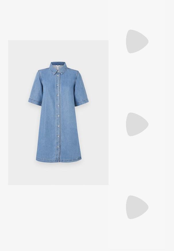 Denim-kangashirt, vaaleansininen, lyhyet hihat, kaulus, edessä nappisuljenta, polvipituus, ompelu yksityiskohtia hihoissa, rento malli.; Valkoinen puuvillapaita, jossa on suuri, kirkkaan punainen hummerigrafiikka edessä. Lyhyet hihat ja standardi pyöreä kaula-aukko.; Valkoiset korkeavartiset kangaskengät mustalla kumipohjalla, edessä kuminen varvasosa ja kuusi nauha-aukkoa, puhtaan minimalistisella muotoilulla.; Punainen nahkalaukku, jossa on kulmikas, geometrinen muotoilu. Varustettu yhdellä säädettävällä hihnalla ja läpällä, jossa on ommeltu yksityiskohtia.