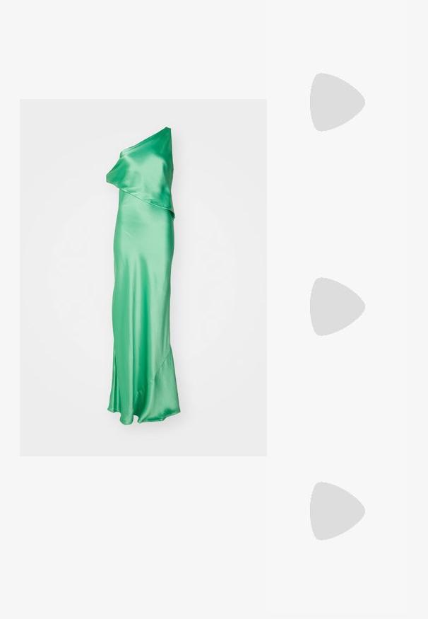 STAUD DRESS - Alkalmi viselet - seaweed; Fekete bőr mules cipő hegyes orral és stiletto sarokkal, fehér mintás ruhadarabbal párosítva, amely fűzős részletekkel rendelkezik.; Kis fekete bőrtáska kerekded formával, felső fogantyúval és levehető pánttal. Fekete szövetruhával és fekete redőzött cipőkkel viselve.; Aranyszínű dupla gyűrű sima, lekerekített formával. Tükörfényes felület, polírozott kivitel. A belső átmérő látható, kiemelve a formát és a textúrát.