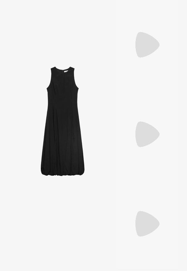 Rochie neagră fără mâneci, cu un bust ajustat și o fustă evazată, plisată. Materialul pare neted, cu o textură subtilă; închidere cu fermoar la spate.; Pantofii din piele neagră au vârful ascuțit, toc mic și o textură netedă. Au o deschidere ușoară în față și un hardware minim în spate.; Ochelari de soare tortoiseshell negri cu lentile dreptunghiulare, nuanță de maron, ramă groasă și detaliu cu logo dublu-G aurie pe temple.; Clutch din paiete aurii, cu o formă rectangulară, având un mâner din lanț croit și o închidere cu clapetă metalică, reflectând lumina cu un finisaj texturat.