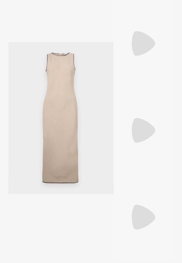Béžové maxi šaty bez rukávov s hladkou textúrou, s okrúhlym výstrihom a nevýrazným čiernym lemom pozdĺž okrajov.; Čierne lakované kožené slingback topánky s špicatou špičkou, so striebornými detailmi a nízkym blokovým opätkom. Hladký, lesklý povrch celého modelu.; Čierna kožená crossbody taška s hladkou textúrou, obdĺžnikovým tvarom a kovovým reťazovým detailom na prednej strane. Súčasťou je nastaviteľný popruh.; Strieborné visACIE náušnice so štvorcovým študom, s hladkým, lešteným povrchom a tvarom kvapky, odrážajúce svetlo s lesklým povrchom.