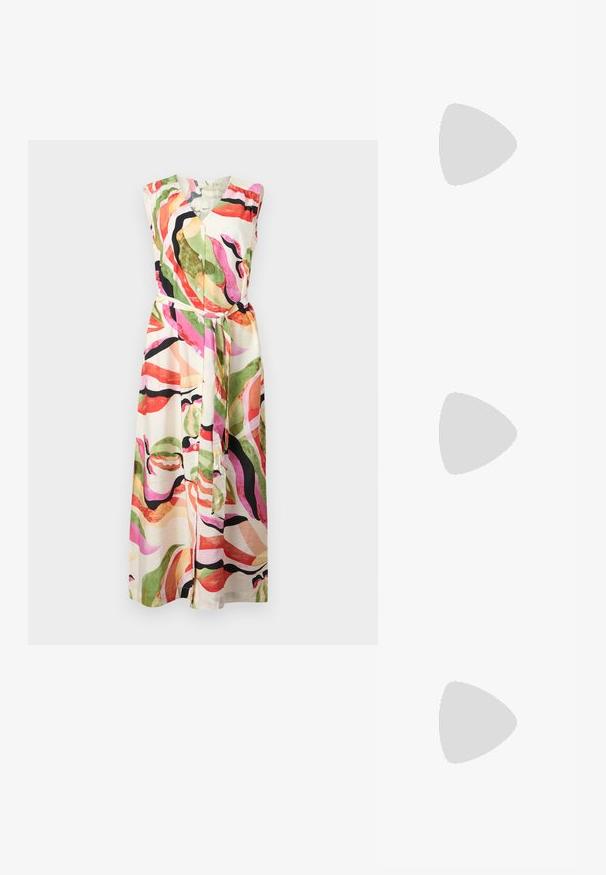 Abito senza maniche multicolore con scollo a V, chiusura frontale con bottoni e vita con cintura; motivi astratti in verde, rosa e nero su uno sfondo crema.; Scarpa slingback in vernice nera con punta affusolata, cinturini alla caviglia con fibbie in argento e accessori, e tacco sottile.; Borsa a mano metallica dorata con un design strutturato, superficie liscia e tracolla regolabile. Presenta una forma triangolare unica e cuciture minimaliste.; Orecchini in tono oro caratterizzati da forme ondulate eTexture. Comprendono chiusure clip-on scultoree e un design a cerchio aperto con finitura martellata.
