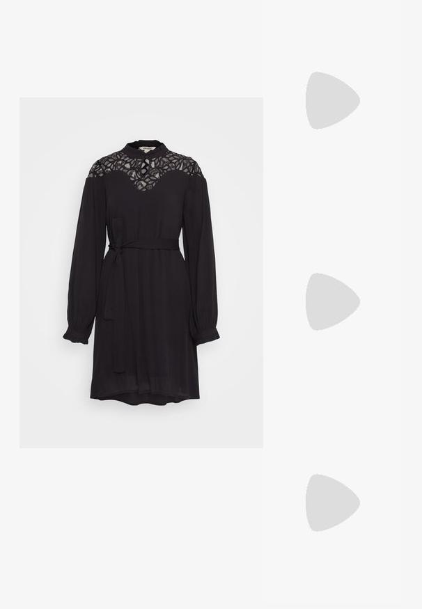 Rochie neagră cu un corset din dantelă, mâneci lungi cu mansete strânse, cordon la talie și fustă ușor evazată. Textură netedă în general.; Sandale cu toc înalt din piele patent neagră, cu trei bretele orizontale și o bretea ajustabilă la gleznă. Siluetă elegantă și finisaj lucios.; CHLOÉ Ochelari de soare - black; Geantă de mână neagră împletită, cu un design deschis din plasă și două mânere lungi. Include o geantă interioară solidă neagră pentru depozitare.