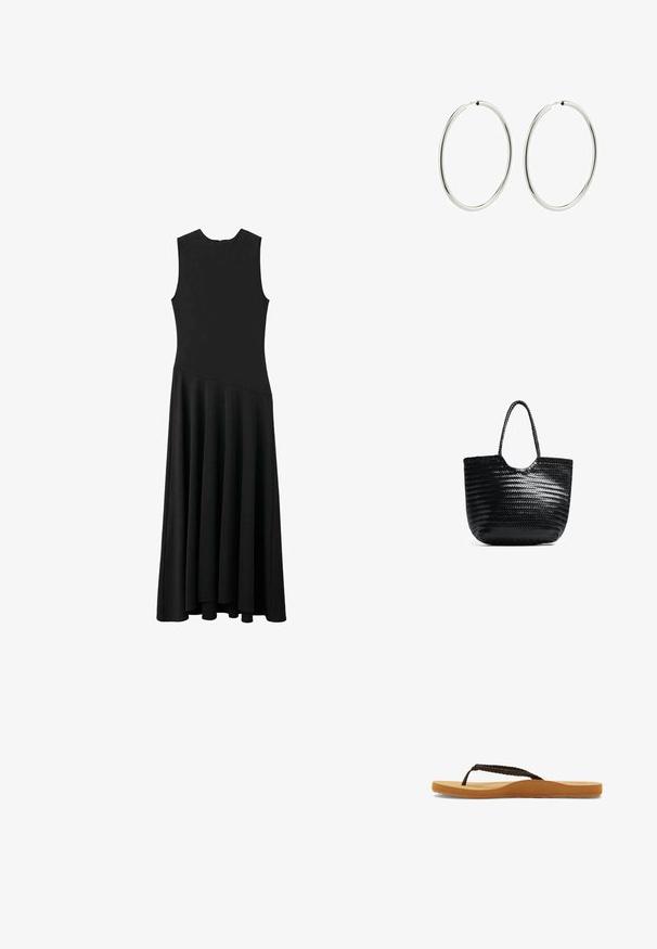 Czarna, bezrękawnikowa sukienka maxi z dopasowaną górą i rozkloszowanym dołem, charakteryzująca się gładką teksturą i minimalistycznym designem, bez widocznych zapięć.; Brązowe klapki na plecionym pasku z miękką podeszwą i jasnobrązowym wnętrzem, charakteryzujące się zaokrąglonym designem i teksturowaną gumową podeszwą dla lepszej przyczepności.; Czarna pleciona torba na ramię z zaokrąglonym górnym brzegiem, szwami bocznymi i dwoma splecionymi uchwytami. Posiada teksturowany wzór oraz przestronną wnętrze.; Srebrne kolczyki w kształcie kół z gładkim, wypolerowanym wykończeniem. Okrągły kształt, jednolita szerokość, zaprojektowane z myślą o łatwym zapięciu. Proste i eleganckie.