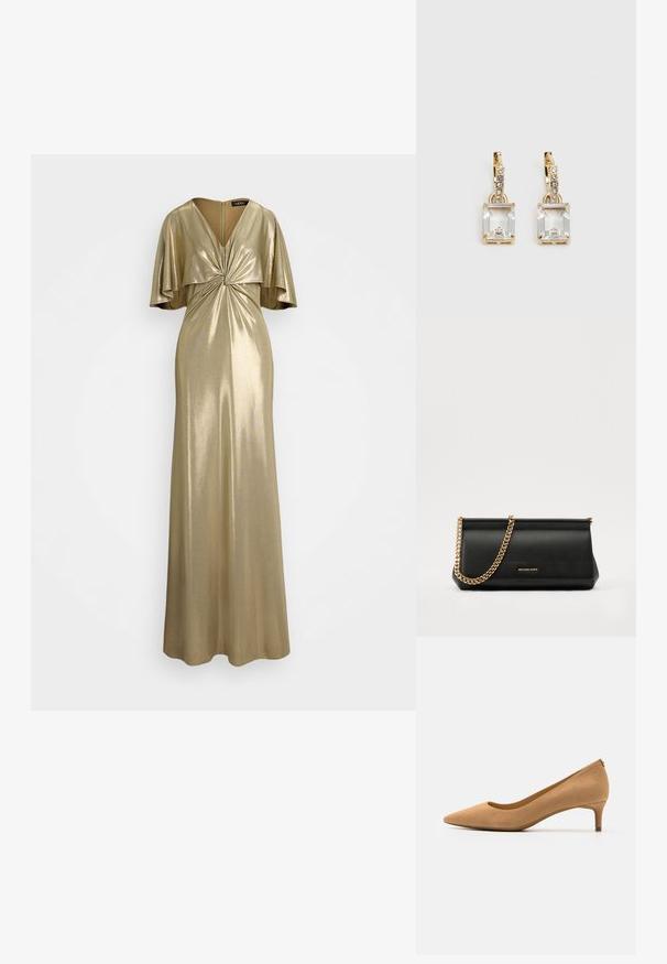 Gouden metallic jurk met een gedraaide voorkant, korte fladdermouwen en een lange rok. Voorzien van een rits aan de achterkant voor sluiting.; Puntige hoge hak in tan suede, met een lage hak en een gladde textuur. Klassiek silhouet met een subtiele achterzijde.; Zwarte leren clutch tas met een gouden kettinghengsel, voorzien van een gladde textuur, rechthoekige vorm en reliëfmerk op de voorkant.; Gouden oorbellen met een rechthoekige, heldere kristal die onder een rij kleine, ronde heldere accenten hangt. Strak, modern ontwerp.