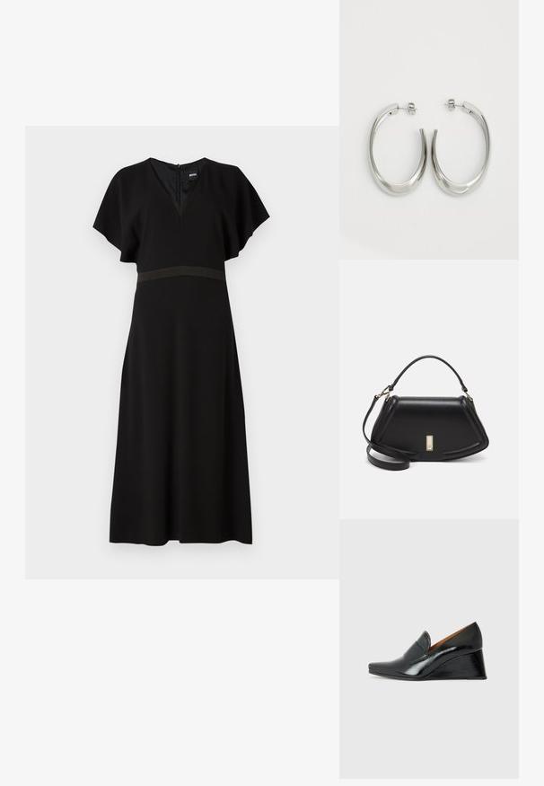 Schwarzes Kleid mit V-Ausschnitt, kurzen, schwingenden Ärmeln und einem kontrastierenden horizontalen Band in der Taille. Aus einem glatten, fließenden Stoff gefertigt.; Chie Mihara VECINO - Keilpumps - black; Schwarze Lederhandtasche mit einem strukturierten Design, das eine verkürzte Form, einen oberen Griff und goldfarbene Hardware-Details aufweist. Verstellbarer Schulterriemen ist enthalten.; Silberne Creolen mit einem glatten, geschwungenen Design. Mit einem glänzenden metallischen Finish und Steckverschluss. Keine sichtbaren Muster oder Akzente.