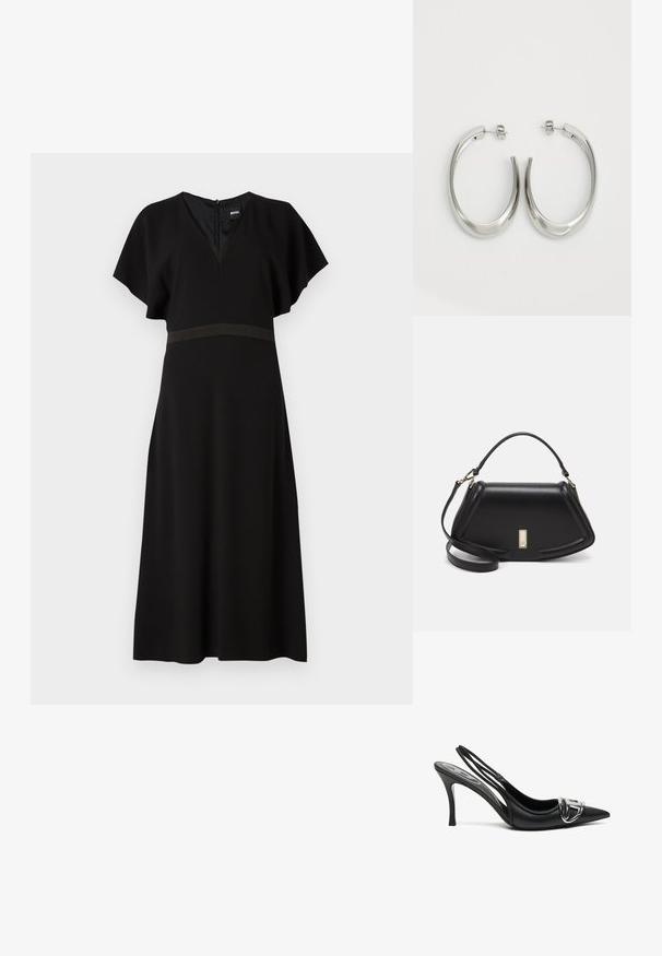 Czarna sukienka z dekoltem w kształcie litery V, krótkimi, falbanastymi rękawami oraz kontrastowym poziomym pasem w talii. Wykonana z gładkiego, zwiewnego materiału.; Czarne szpilki z odkrytym piętą o spiczastym nosku, z błyszczącym srebrnym zapięciem i smukłym obcasem. Gładka skórzana tekstura, minimalistyczny design.; Czarna skórzana torebka o strukturalnym designie, z przyciętą formą, górnym uchwytem i złotymi akcentami. W zestawie regulowany pasek na ramię.; Srebrne kolczyki-hoop o gładkim, zakrzywionym designie. Posiadają błyszczące metaliczne wykończenie i zapięcie na sztyft. Brak widocznych wzorów lub akcentów.