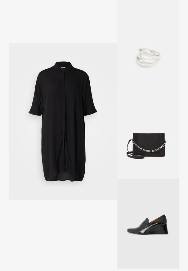 Čierne šaty s krátkym rukávom vyrobené z ľahkého materiálu. Obsahujú golier, predné zapínanie na gombíky a voľný, predĺžený strih.; Chie Mihara VECINO - Obuv s klinovým podpätkom - black; Čierna kožená crossbody taška s hladkou textúrou, obdĺžnikovým tvarom a kovovým reťazovým detailom na prednej strane. Súčasťou je nastaviteľný popruh.; Strieborný prsteň s dvojitým pásikom s hladkým, lesklým povrchom. Má plynulý, zakrivený dizajn s prekryvajúcimi sa časťami pre moderný vzhľad.