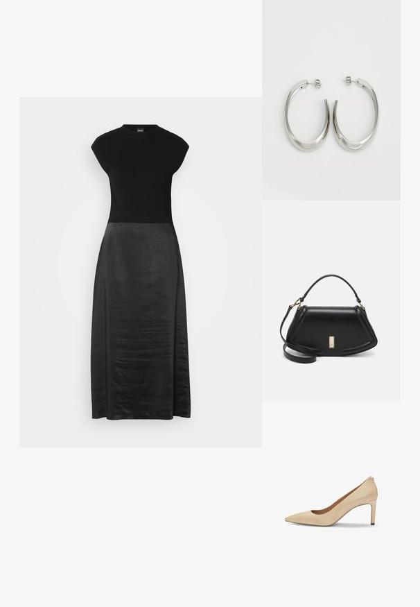 Svart klänning med en åtsittande överdel och ett flödande, silkeslent kjol. Kappaärmar, rund halsringning, slät yta och ankellång design.; Beige läderklackar med spetsig tå, lätt urtagning, elegant design, med en svart gummisula och guldfärgad detaljer på baksidan.; Svart läderhandväska med en strukturerad design, som har en avskuren form, ett handtag upptill och guldiga detaljer. Justerbar axelrem ingår.; Silverfärgade hoopsörhängen med en slät, böjd design. Har en glänsande metallisk yta och ett stiftlås. Inga synliga mönster eller detaljer.