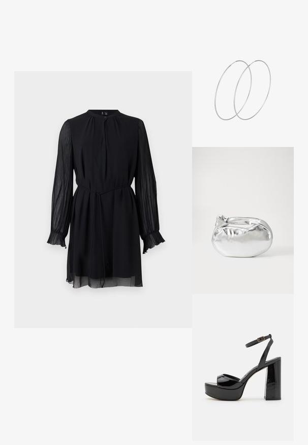 Čierne šaty s okrúhlym výstrihom, dlhými priesvitnými plisovanými rukávmi a opaskom v páse. Tkanina je hladká, so splývavým strihom a volánikmi na manžetách.; Čierne lakované platformové sandále s remienkom na členku, s hrubým vysokým podpätkom a dizajnom s odkrytými prstami. Hladký povrch a lesklý finiš.; Strieborná metalická taška s mäkkým, zaobleným tvarom a uzáverom s uzlíkom. Vyrobená z hladkej syntetickej kože.; Strieborné kruhové náušnice s minimalistickým dizajnom. Cirkulárny tvar, hladký povrch a tenký profil. Ľahké s lesklým povrchom.