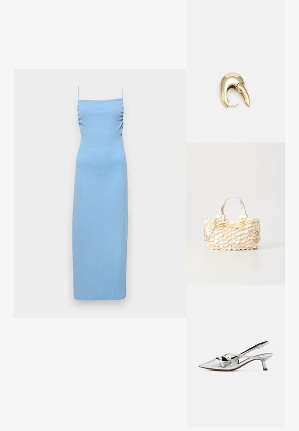 Lyseblå, rillede midikjole med spaghetti-stropper, som har detalj med siden rynk. Tettsittende silhuett og glatt tekstur, knelengde design.; Call it Spring REGINNA B.E.D FOAM - Klassiske pumps - silver; Hvit håndveske med teksturerte, skjell-lignende utsmykninger med bølger. Har et vevd håndtak og en sølvkjede-rem for allsidighet.; Gullfarget metalløredobber med et elegant, buet design. Har en karakteristisk spiss form, polert overflate og hengsel-lukking.