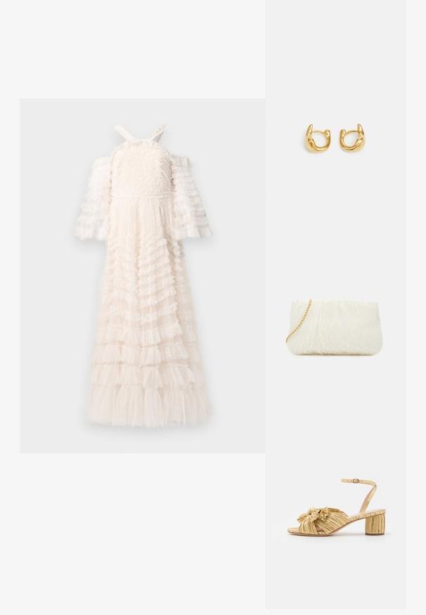 Pikem valgest siidist kleidist, millel on ruffled kihid, spageti-rihmad, õlavarrelt avatud puff varrukad ja tekstuuriga täpilised detailid.; Kuldse kontsaga sandaalid, millel on tekstureeritud, volditud disain ja silmapaistev lipsu detail. Ühe sääre rihma ja reguleeritava klambriga, keskmise ploki konts.; Valge tekstuuriga käekotike, millel on volditud disain ja kuldne ahel. Sile viimistlus peente lainetega ja ümarate servadega.; Kuldsete rõngaste kõrvarõngad, millel on sile, ümar disain ja poleeritud pind. Kõrvarõngad on kompaktsed, suurte vormide ja sujuva klambriga.