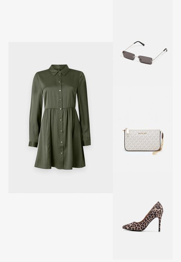 Zielona oliwkowa sukienka z długim rękawem, z zapięciem na guziki, dopasowana w talii, z kołnierzykiem, lekko rozszerzanym dołem i mankietami.; Czółenka w leopardzi wzór na wysokim obcasie z spiczastym noskiem, teksturowana tkanina, 10 cm obcas szpilka oraz gładka podszewka wewnętrzna.; Okulary przeciwsłoneczne z prostokątnymi, ciemnoszarymi soczewkami, srebrnymi metalowymi ramkami i czarnymi plastikowymi zakończeniami na zausznikach. Lekka konstrukcja z poduszkami nosowymi.; Portfel na nadgarstek marki Michael Kors w beżowej, pokrytej płótnem, z powtarzającym się wzorem logo MK, złotym okuciem i odpinanym łańcuszkowym paskiem.; Złote metaliczne kolczyki o falistym wzorze; gładka, odblaskowa powierzchnia; asymetryczny kształt; brak widocznych wzorów lub elementów metalowych.