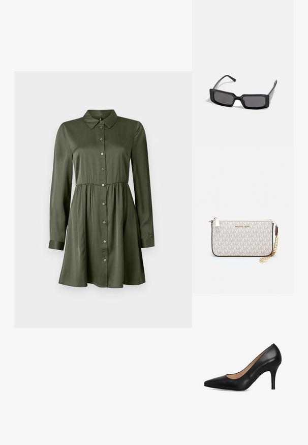 Olīvu zaļš garā piedurkne ar pogām pie krūtīm, ar pieguļošu jostu un apkakli, nedaudz izsistā svārku daļa un piekārtinātas piedurknes.; Melnas ādas augstpapēžu kurpes ar smailu purngalu, gludu tekstūru un elegantu siluetu. Papēdis ir aptuveni 7,5 cm augsts.; Melni saulesbrilles ar taisnstūra rāmjiem, tumšiem stikliem un gludu, spīdīgu apdari. Rāmjiem ir plānas kājas ar izsmalcinātu zīmolu uz sāniem.; Michaela Korsa rokassomi bez̦ā īšojuma, kas izgatavota no apklāta kanvas, iekļaujot atkārtotu MK logotipa rakstu, zelta aparatūru un noņemamu ķēdes siksnu.; Zelta metāla auskari ar viļņveida dizainu; gluda, atstarojoša virsma; asimetrisks formas; nav redzamu rakstu vai piederumu.