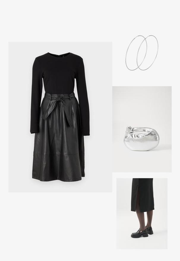 Svart långärmad topp kombinerad med en svart skinnimitation kjol, med en knytning i midjan och en slät, glänsande yta.; Svarta läderskor med rund tå, tjock klack utan häl och elastiska sidodetaljer, kombinerat med mörka strumpbyxor och en svart kjol med slits.; Silverfärgad metallisk påse med en mjuk, rundad form och en knutstängning upptill. Tillverkad av ett mjukt material i konstläder.; Silverfärgade hoopörhängen med en minimalistisk design. Cirkulär form, slät yta och tunn profil. Lätta med en polerad finish.
