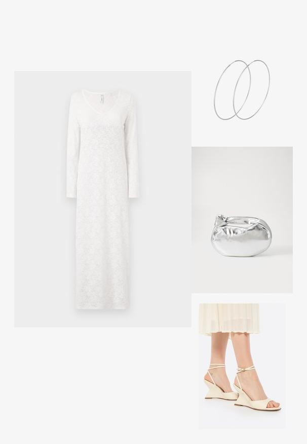 Abito bianco a maniche lunghe con un motivo in pizzo, scollatura a V, forma fluida e tessuto testurizzato, che arriva alla caviglia.; Sandali wedge beige con punte aperte e sottili cinghie alla caviglia. Materiale liscio e lucido con una forma moderna e angolare. Dettaglio di cucitura sottile.; Borsa a pochette metallica argentea con una forma morbida e arrotondata e chiusura superiore annodata. Realizzata in materiale sintetico morbido.; Orecchini a cerchio in argento con un design minimalista. Forma circolare, superficie liscia e profilo sottile. Leggeri con una finitura lucida.