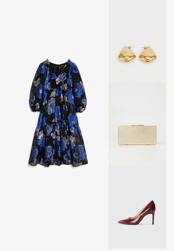 Melnā ziedu kleita ar lieliem zilajiem un zelta ziediem, uzpūstām piedurknēm, V veida kakla izgriezumu un pakāpju šūnām apakšmalā.; Tumša sarkana ādas augsta papēža kurpe ar šauru stiletto papēdi uz baltas fona.; Zelta naudas maciņš ar gludu metālisku apdari, taisnstūra forma un vienkārša aizdare. Nav redzamu rakstu vai rotājumu.; Zelta krāsas metāla auss gredzeni ar gludu, apaļu trīsstūra formu un āķa aizmuguri; atstarojoša virsma ar minimālu apdari.