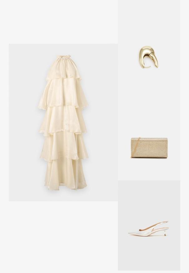 Večerna maksi obleka v kremni barvi, izdelana iz mehkega, sijočega materiala. Visok ovratnik z nabranimi detajli, plasti, ki se spuščajo, in tekoč silhueta.; Sandal s koničastim prstom v sijočem belem materialu. Tanek čevelj z akcentiranimi kovinskimi detajli. Odprt dizajn zadaj. Gladka, reflektirajoča tekstura.; Zlata kovinska torbica z grobo površino, ki ima verižico in pravokotno obliko, zasnovana za večerne priložnosti.; Uhane nakit iz zlatastega tona z gladko, ukrivljeno zasnovo. Ima edinstveno koničasto obliko, polirano površino in zaponko s tečajem.