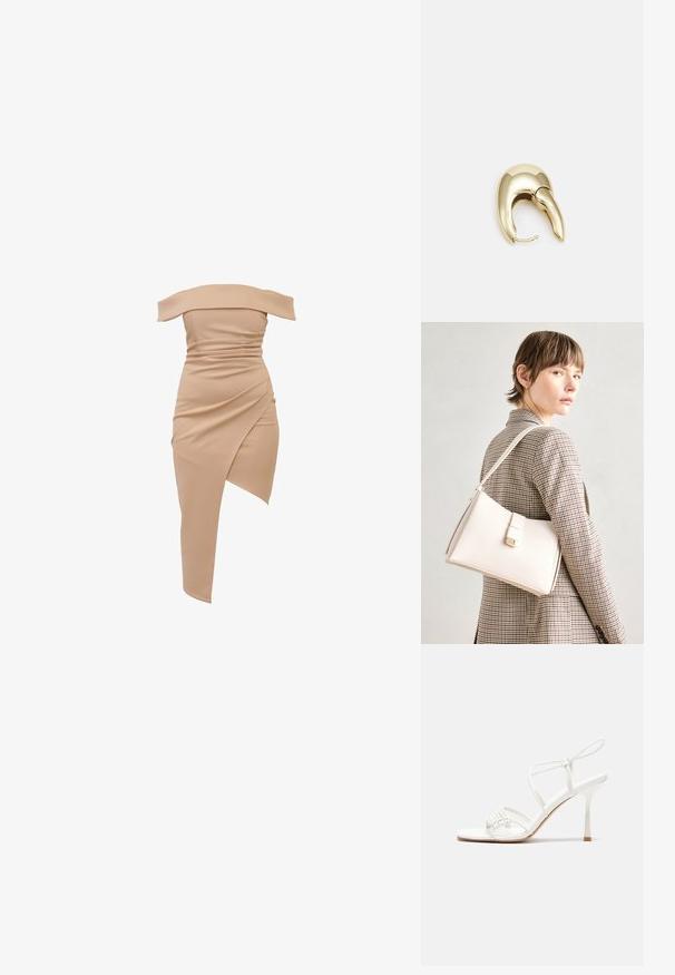 Asymetryczna sukienka bez ramiączek w kolorze beżowym, z marszczonym wykończeniem oraz skośnym dołem po jednej stronie, wykonana z elastycznego materiału.; Białe sandały na wysokim obcasie z paskami, z płaską bazą na palcach, teksturowanym przodem z marszczonymi akcentami oraz cienkim paskiem na kostce.; Biała skórzana torebka o strukturalnym wzorze, z magnetycznym zapięciem i paskiem na ramię, zaprezentowana na neutralnym tle.; Złote metalowe kolczyki o eleganckim, zakrzywionym kształcie. Posiadają charakterystyczny szpiczasty kształt, polerowaną powierzchnię oraz zapięcie na zawias.