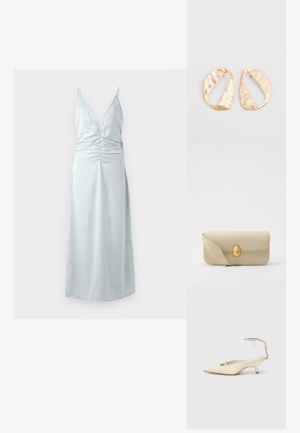 Gaiši zila, bez piedurknēm, kleita ar dziļu V veida kakla izgriezumu un sakumpaļķē detaļām viduklī. Gluda tekstūra, garuma dizains līdz grīdai.; Krēma nokārtojošā papēža kurpe ar smailo purngalu, plānu priekšējo siksnu un rotājošo potītes siksniņu uz baltā fona.; Beige krēma ādas somiņa ar gludu tekstūru, taisnstūra formu un zelta ovālu aizdari. Aprīkota ar garu, regulējamu siksnu.; Pāris neregulāras ovālas formas zelta toņos metāla auskaru ar teksturētu, nedaudz sitētu virsmu uz baltas fona.