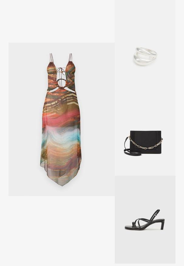 Višebojna prozirna haljina s podešivim trakama, izrezima i lepršavim rubom. Apstraktni uzorak uključuje tople tonove i akcentne tirkizne nijanse.; Crne sandale s trakama, kvadratnim prstom i niskom blok petom. Ima više tankih trakica i podesivu trakicu oko gležnja. Izrađene su od glatke kože.; Crna kožna torba preko tijela s glatkom teksturom, pravokutnim oblikom i metalnim lancem na prednjoj strani. Uključena je podesiva naramenica.; Srebrna dvostruka prsten s glatkom, poliranom površinom. Karakterizira ga fluidan, zakrivljen dizajn s preklapajućim sekcijama za moderan izgled.