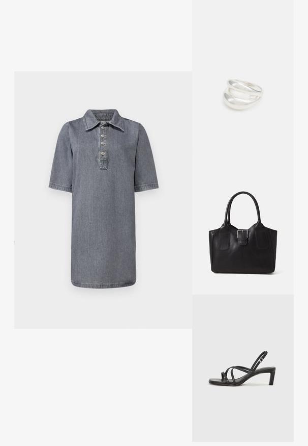 Jeansklänning i ljusgrått med krage, korta ärmar och femknapps i fram. Rakt snitt med minimala sömdetaljer.; Svart sandaler med remmar och fyrkantig tå samt låg blockklack. Har flera tunna remmar och en justerbar ankelrem. Tillverkad av mjukt läder.; Svart läder tote-väska med slät yta, strukturerad form, två handtag och en framträdande silverfärgad spänne på framsidan.; Silver ring med dubbel band och en slät, polerad yta. Har en flödande, böjd design med överlappande sektioner för en modern stil.