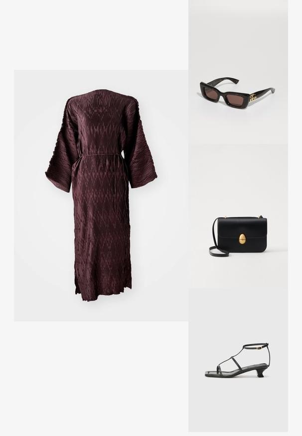 Dlhý rukáv, textúrované tmavočervené šaty so širokými rukávmi a tenkým pásom v páse, vystavené na bielom pozadí.; Čierna kožená sandála so štvorcovou špičkou, tenkými popruhmi, nastaviteľným pásikom okolo členka a nízkym podpätkom. Obsahuje malý zlatý akcent na popruhu.; Čierne korytnačie slnečné okuliare s obdĺžnikovými šošovkami, hnedým odtieňom, hrubým rámom a zlatým detailom dvojitého loga G na spánku.; Čierna kožená kabelka so štruktúrovaným obdĺžnikovým tvarom. Obsahuje zlaté oválne zapínanie a tenký ramenný popruh. Hladká textura.