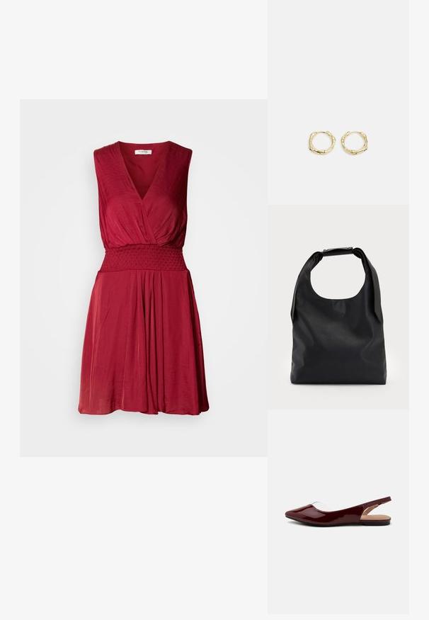 Vestido sem mangas vermelho com decote em V profundo, cintura franzida e saia fluida. Tecido suave e leve com uma textura sutil.; Sapatilhas slingback em verniz borgonha com bico fino, recorte transparente e sola preta plana. Textura suave, design minimalista.; Saco hobo de couro preto com uma única alça suave e arredondada; apresenta uma textura suave e um design minimalista. Sem hardware ou acabamentos visíveis.; Brincos de argola dourados com um formato irregular e texturizado. Apresentam um fecho sem emenda e um acabamento polido, destacando um design moderno.