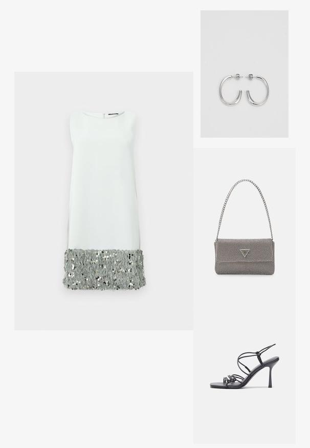 Rochie fără mâneci dintr-un material gri deschis, cu o margine pufoasă împodobită cu paiete. Guler simplu, rotund și închidere cu fermoar la spate.; Sandale negre cu toc înalt au curele subțiri cu un design legat, un vârf pătrat neted și un toc stiletto elegant.; Geantă metalică gri deschis, cu un strap din lanț, decorată cu mici ținte circulare metalice și un logo de marcă triangular.; Cercei creole din argint cu suprafață netedă și lucioasă, având o formă curbată și închidere cu tija. Design minimalist cu un finisaj modern.
