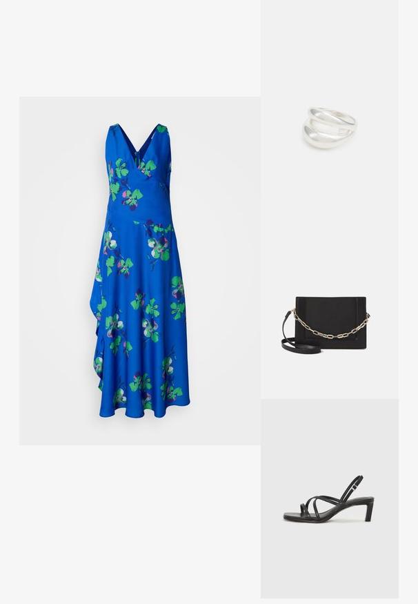 Blå ermeløs kjole med V-hals, med et blomsterdesign i grønt og lilla. Flytende skjørt med en asymmetrisk kant.; Sorte sandaler med stropper, firkantet tå og lav blokk hæl. Har flere tynne stropper og en justerbar ankelstropp. Laget av glatt lær.; Svart lær crossbody-veske med glatt tekstur, rektangulær form og metallkjede detaljer på framsiden. Justerbar stroppe inkludert.; Sølv ring med dobbelt bånd og en glatt, polert overflate. Har et flytende, buet design med overlappende seksjoner for et moderne utseende.