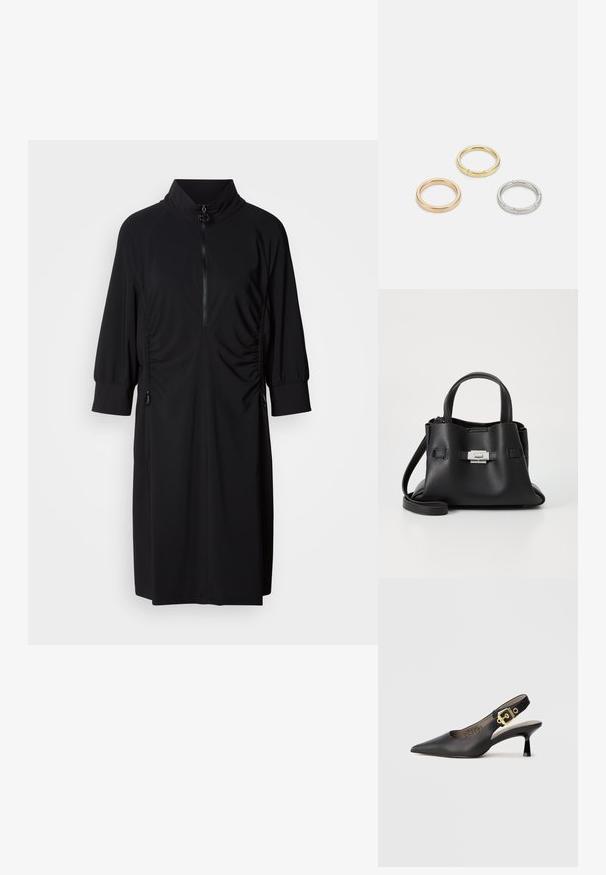Čierne šaty s vysokým golierom, polozipsovým predným dielom a tonálnym skladaním po bokoch. Vyrobené z jemnej tkaniny s nariasenými rukávmi a akcentmi.; Čierne lodičky na podpätku so špicatou špičkou, hladkým koženým povrchom a zlatým prackovým zdobením na remienku.; Čierna kožená kabelka s textúrovaným povrchom, ktorá má dve vrchné rukoväte, odnímateľný popruh cez rameno a strieborný uzáver.; Triumf kovových prsteňov: jeden v ružovom zlate, jeden zlatý s textúrovanými akcentmi a jeden strieborný, všetky s gravírovaným logom na vnútornej strane.